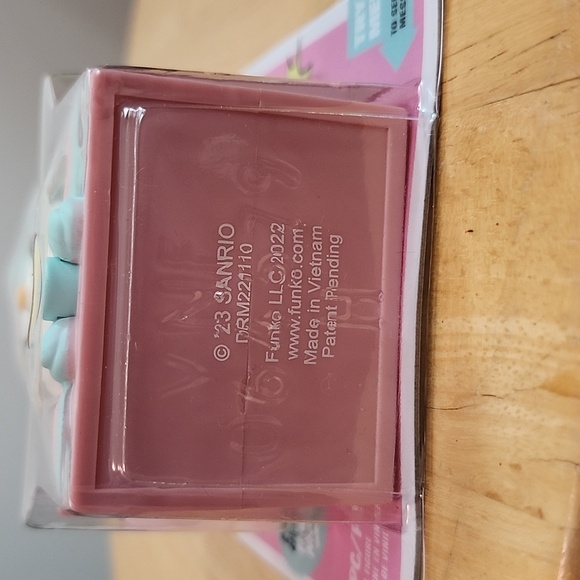 BNIP Funko x Sanrio Hello Kitty as Easter Bunny Popsies - Picture 7 of 7